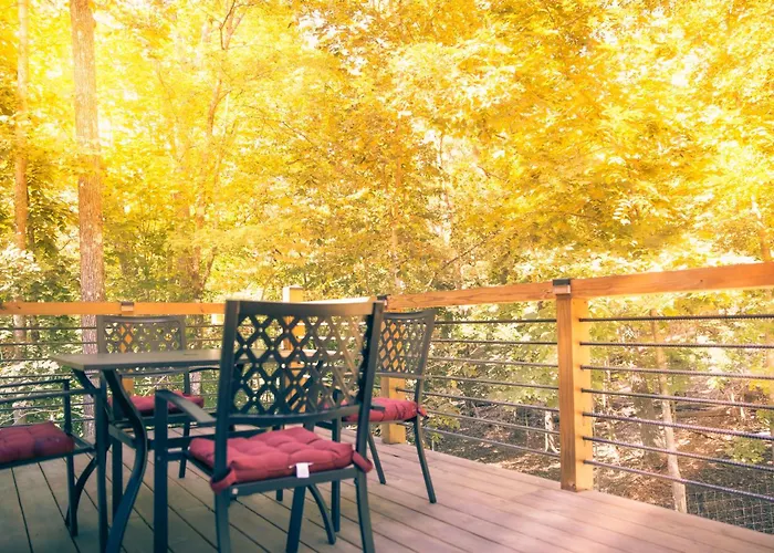 Peaceful Modern Chalet In Ellijay