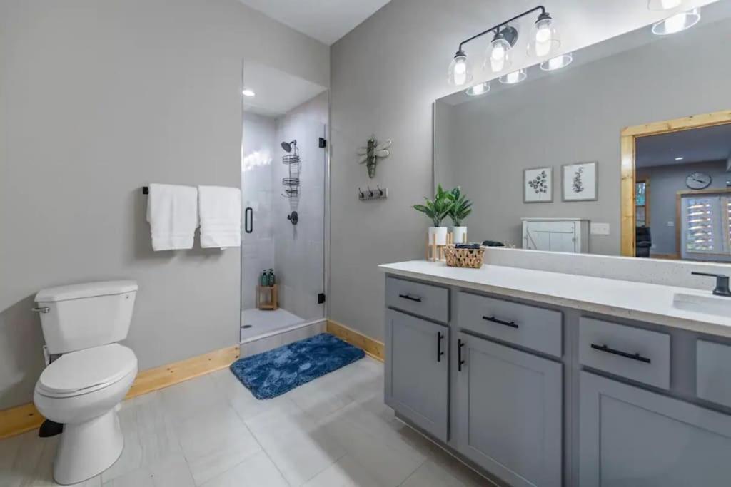 Peaceful Modern In Chalet Ellijay